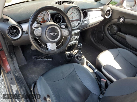 2008 MINI Hardtop with VIN WMWMF335X8TT68198, listed as a Copart auction lot 52207965 with 97,258 mi miles and Clean Title. Bid and sale history available at DreamBid. Image 8.