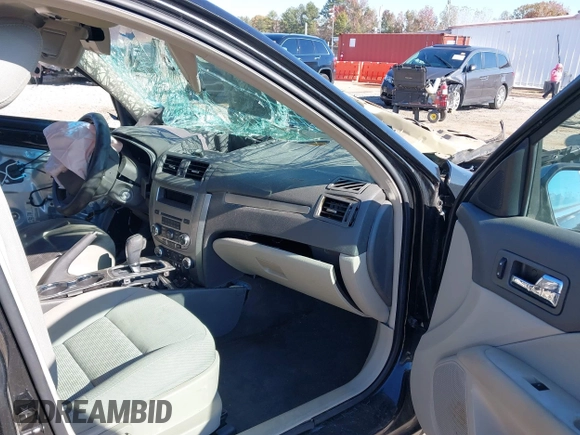 2010 Ford Fusion SE with VIN 3FAHP0HA3AR286591, listed as a IAAI auction lot 40957478 with 1 mi miles. Bid and sale history available at carsss.com. Image 5.