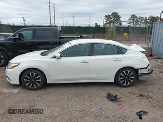 2018 Nissan Altima SR with VIN 1N4AL3AP7JC174856, listed as a IAAI auction lot 42070366 with 135,680 mi miles and . Bid and sale history available at carsss.com. Image 14.