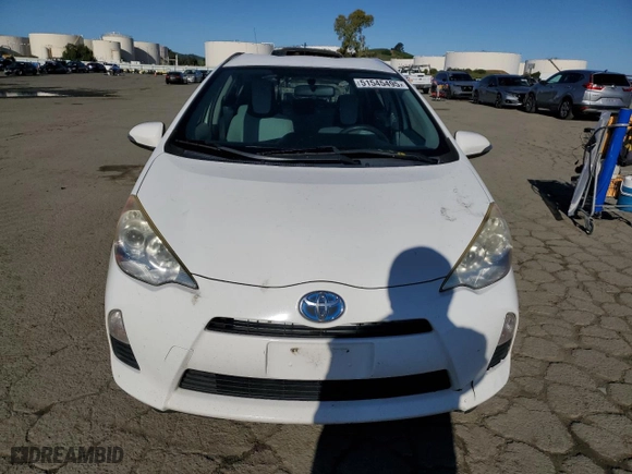 2013 Toyota Prius c One with VIN JTDKDTB30D1057546, listed as a Copart auction lot 51545495 with 249,640 mi miles and Salvage Title. Bid and sale history available at carsss.com. Image 5.