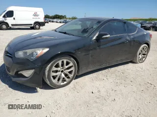 2013 Hyundai Genesis Coupe Track z VIN KMHHU6KJ2DU097275, wystawiony jako Copart lot #53036495 z przebiegiem 259 808 mil mil oraz Tytuł czysty. Historia ofert i sprzedaży dostępna na DreamBid. Obrazek 1.