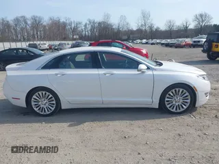 2016 Lincoln MKZ with VIN 3LN6L2J91GR620193, listed as a IAAI auction lot 41807038 with 61,235 mi miles. Bid and sale history available at carsss.com. Image 13.