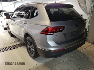2023 Volkswagen Tiguan SE z VIN 3VV2B7AX8PM058650, wystawiony jako IAAI lot #42801702 z przebiegiem 39 472 mil mil oraz . Historia ofert i sprzedaży dostępna na DreamBid. Obrazek 2.