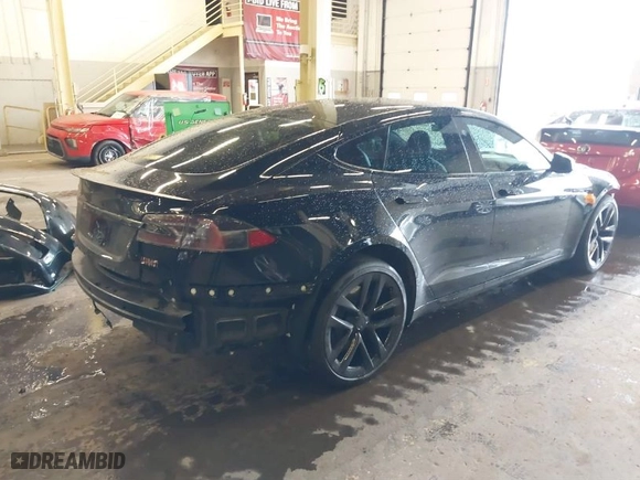2021 Tesla Model S Plaid with VIN 5YJSA1E63MF433666, listed as a IAAI auction lot 41384955 with 31,760 mi miles. Bid and sale history available at carsss.com. Image 4.