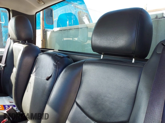 2007 Chevrolet Silverado 1500 with VIN 1GBHC34UX7E160025, listed as a IAAI auction lot 41748465 with 182,399 mi miles and . Bid and sale history available at DreamBid. Image 7.