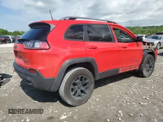2019 Jeep Cherokee Trailhawk с VIN 1C4PJMBX3KD256495, выставлен на аукционе Copart как лот 56122695 с пробегом 98 786 миль миль и Списание • Salvage title. История ставок и продаж доступна на DreamBid. Изображение 3.
