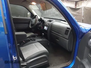 2007 Dodge Nitro SXT with VIN 1D8GT28K47W733488, listed as a IAAI auction lot 42021076 with 120,862 mi miles. Bid and sale history available at carsss.com. Image 5.