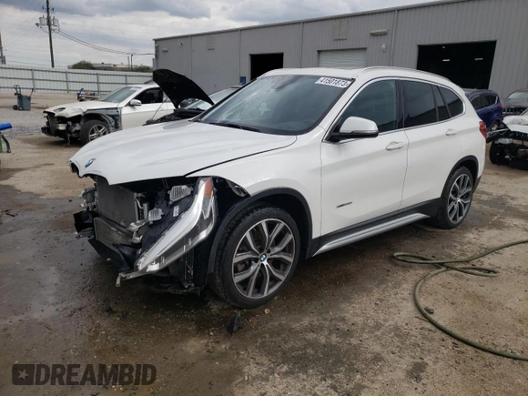 2016 BMW X1 xDrive28i with VIN WBXHT3C34G5E54286, listed as a Copart auction lot 41501873 with 30,176 mi miles. Bid and sale history available at carsss.com. Image 1.