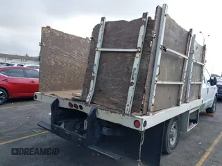 1999 Ford F-350 with VIN 1FDSW34S7XEC82702, listed as a IAAI auction lot 40346052 with 142,159 mi miles and . Bid and sale history available at DreamBid. Image 16.