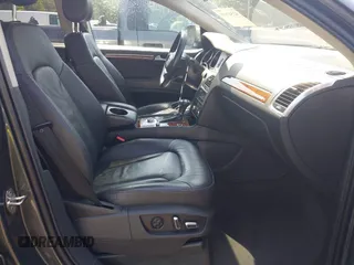 2014 Audi Q7 Premium Plus z VIN WA1LMAFE7ED004521, wystawiony jako IAAI lot #42547695 z przebiegiem 175 219 mil mil oraz . Historia ofert i sprzedaży dostępna na DreamBid. Obrazek 5.