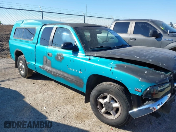1997 Dodge Dakota with VIN 1B7GL23X9VS142143, listed as a IAAI auction lot 41397050 with 140,122 mi miles. Bid and sale history available at carsss.com. Image 1.