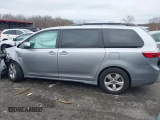 2018 Toyota Sienna LE Auto Access Seat with VIN 5TDKZ3DC6JS904910, listed as a IAAI auction lot 41138869 with 109,900 mi miles and . Bid and sale history available at DreamBid. Image 15.