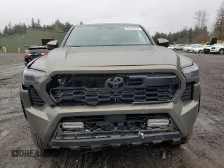 2025 Toyota Tacoma SR with VIN 3TMLB5JN5SM094925, listed as a Copart auction lot 48368325 with 428 mi miles and Clean Title. Bid and sale history available at DreamBid. Image 5.