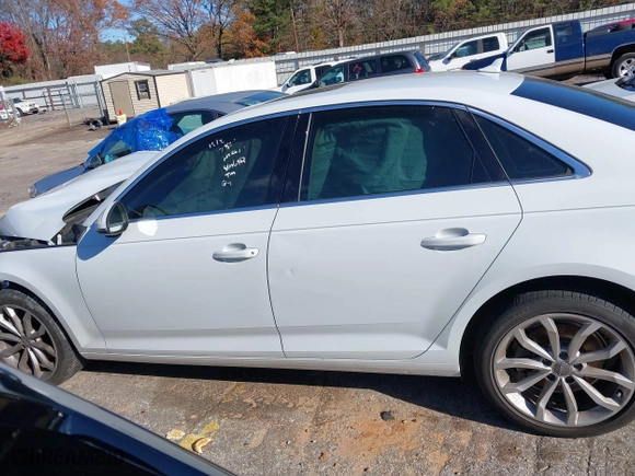 2019 Audi A4 Premium with VIN WAUGMAF40KA036963, listed as a IAAI auction lot 41061853 with 1 mi miles. Bid and sale history available at carsss.com. Image 13.