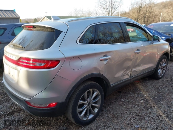 2019 Lincoln MKC Select with VIN 5LMCJ2D97KUL16479, listed as a IAAI auction lot 41789894 with 45,700 mi miles. Bid and sale history available at carsss.com. Image 4.