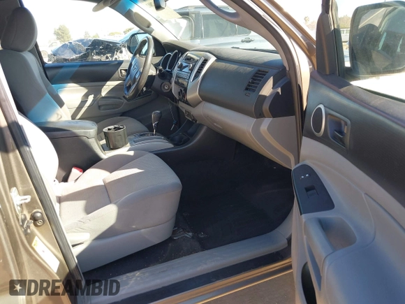 2012 Toyota Tacoma z VIN 5TFUU4EN4CX040417, wystawiony jako IAAI lot #41662802 z przebiegiem 221 186 mil mil oraz . Historia ofert i sprzedaży dostępna na DreamBid. Obrazek 5.