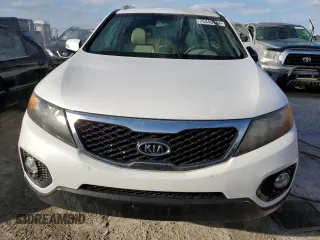 2011 Kia Sorento LX with VIN 5XYKTCA17BG135286, listed as a Copart auction lot 75340844 with 142,246 mi miles and Salvage Title. Bid and sale history available at carsss.com. Image 5.