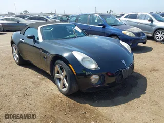 2007 Pontiac Solstice GXP with VIN 1G2MG35X17Y126601, listed as a IAAI auction lot 41870201 with 154,396 mi miles. Bid and sale history available at carsss.com. Image 1.
