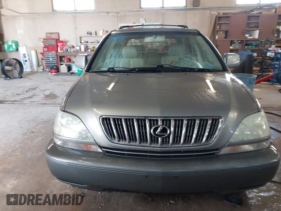 2002 Lexus RX 300 with VIN JTJHF10U720289890, listed as a IAAI auction lot 41898185 with 261,514 mi miles. Bid and sale history available at carsss.com. Image 6.