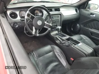 2010 Ford Mustang V6 z VIN 1ZVBP8EN2A5166903, wystawiony jako Copart lot #57533405 z przebiegiem 136 544 mil mil oraz Czysty tytuł • Clean title. Historia ofert i sprzedaży dostępna na DreamBid. Obrazek 8.