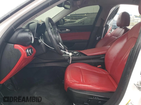 2019 Alfa Romeo Giulia z VIN ZARFAMAN4K7606393, wystawiony jako Copart lot #48740285 z przebiegiem 42 152 mil mil oraz Szkody całkowita. Historia ofert i sprzedaży dostępna na DreamBid. Obrazek 7.