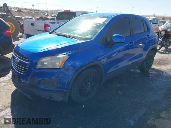 2015 Chevrolet Trax LS with VIN KL7CJKSB8FB116027, listed as a IAAI auction lot 41915553 with 105,541 mi miles. Bid and sale history available at carsss.com. Image 2.