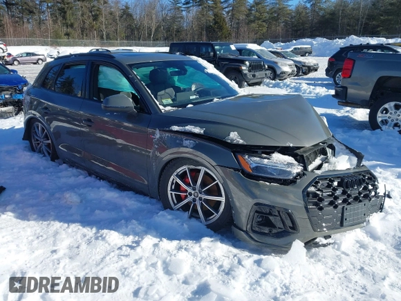 2024 Audi Q5 S line Premium Plus z VIN WA1E2AFY5R2138471, wystawiony jako IAAI lot #41570372 z przebiegiem Nie podano mil oraz . Historia ofert i sprzedaży dostępna na DreamBid. Obrazek 1.