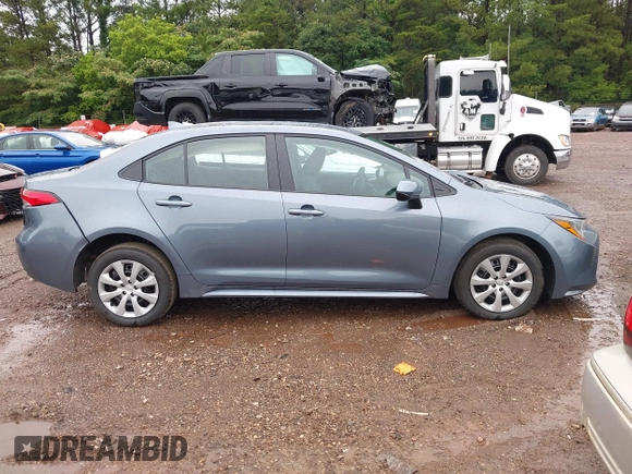 2025 Toyota Corolla LE z VIN 5YFB4MDE1SP294222, wystawiony jako IAAI lot #42462252 z przebiegiem 7 389 mil mil oraz . Historia ofert i sprzedaży dostępna na DreamBid. Obrazek 14.