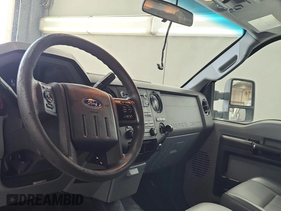 2015 Ford F-250 XLT with VIN 1FT7X2AT2FEB61007, listed as a IAAI auction lot 42663794 with 303,185 mi miles and . Bid and sale history available at DreamBid. Image 26.