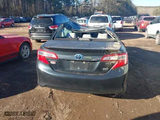2012 Toyota Camry Hybrid XLE with VIN 4T1BD1FK5CU061039, listed as a IAAI auction lot 41357985 with 76,493 mi miles. Bid and sale history available at carsss.com. Image 15.