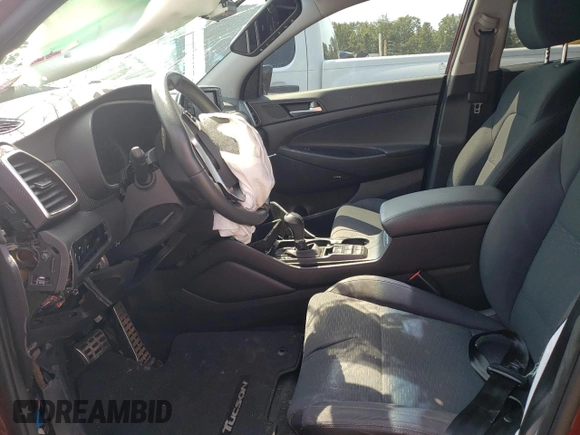 2019 Hyundai Tucson Sport z VIN KM8J3CAL5KU969225, wystawiony jako Copart lot #60997553 z przebiegiem Nie podano mil oraz Szkoda całkowita • Salvage title. Historia ofert i sprzedaży dostępna na DreamBid. Obrazek 7.