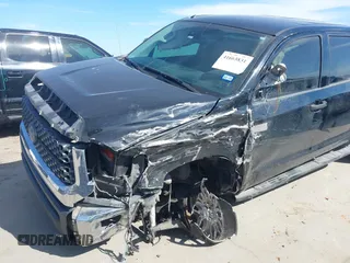 2018 Toyota Tundra SR5 z VIN 5TFDW5F12JX694518, wystawiony jako IAAI lot #41663831 z przebiegiem 183 220 mil mil oraz . Historia ofert i sprzedaży dostępna na DreamBid. Obrazek 6.