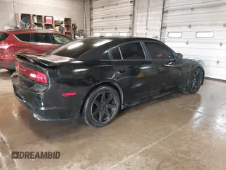 2013 Dodge Charger SE z VIN 2C3CDXBG5DH550076, wystawiony jako IAAI lot #42090715 z przebiegiem 146 020 mil mil oraz . Historia ofert i sprzedaży dostępna na DreamBid. Obrazek 4.