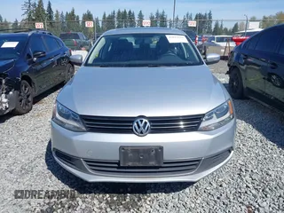 2013 Volkswagen Jetta SE z VIN 3VWDP7AJ0DM447943, wystawiony jako IAAI lot #42021858 z przebiegiem 127 083 mil mil oraz . Historia ofert i sprzedaży dostępna na DreamBid. Obrazek 12.