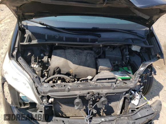 2019 Toyota Sienna LE Auto Access Seat with VIN 5TDKZ3DC9KS982129, listed as a Copart auction lot 62983214 with 246,772 mi miles and Salvage title. Bid and sale history available at DreamBid. Image 12.