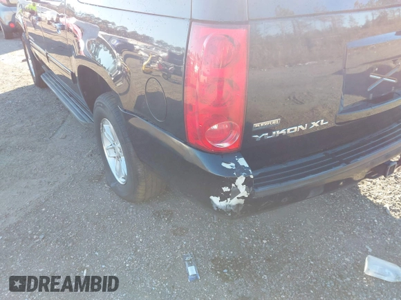 2012 GMC Yukon XL SLT with VIN 1GKS2KE71CR161613, listed as a IAAI auction lot 41021605 with 236,272 mi miles. Bid and sale history available at carsss.com. Image 6.