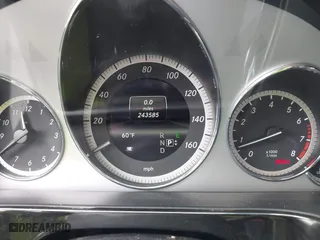 2013 Mercedes-Benz E-Class E 350 Luxury with VIN WDDHF8JB8DA740708, listed as a IAAI auction lot 42050622 with 243,585 mi miles. Bid and sale history available at carsss.com. Image 7.
