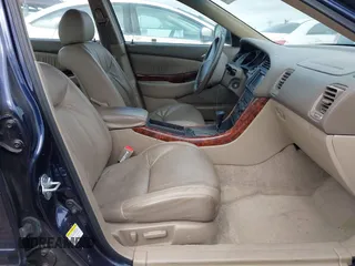 2000 Acura TL with VIN 19UUA5673YA043335, listed as a IAAI auction lot 41966979 with 104,352 mi miles. Bid and sale history available at carsss.com. Image 5.