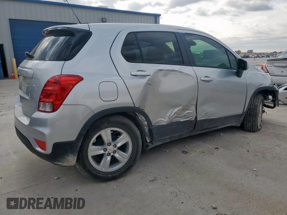 2021 Chevrolet Trax LS with VIN KL7CJKSB0MB327333, listed as a Copart auction lot 51139865 with 33,656 mi miles and Clean Title. Bid and sale history available at carsss.com. Image 3.