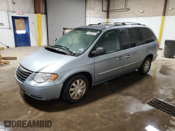 2006 Chrysler Town & Country Touring z VIN 2A4GP54L56R906567, wystawiony jako Copart lot #52990235 z przebiegiem 227 218 mil mil oraz Szkoda całkowita • Salvage title. Historia ofert i sprzedaży dostępna na DreamBid. Obrazek 1.