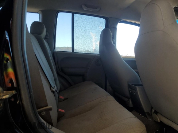 2003 Jeep Liberty Sport with VIN 1J4FK481X3W725304, listed as a Copart auction lot 87003384 with 185,646 mi miles and Salvage Title. Bid and sale history available at DreamBid. Image 11.