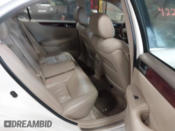 2003 Lexus ES with VIN JTHBF30G036003423, listed as a IAAI auction lot 42201781 with 238,105 mi miles. Bid and sale history available at carsss.com. Image 8.
