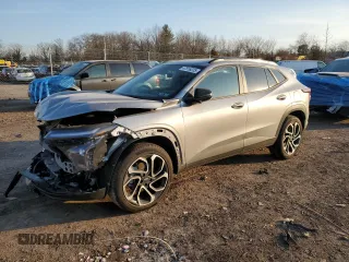2025 Chevrolet Trax 2RS with VIN KL77LJEP8SC069258, listed as a Copart auction lot 47516225 with 4,974 mi miles and Salvage Title. Bid and sale history available at carsss.com. Image 1.