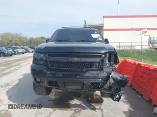 2011 Chevrolet Avalanche LT with VIN 3GNTKFE35BG256847, listed as a IAAI auction lot 41854804 with 206,571 mi miles. Bid and sale history available at carsss.com. Image 12.