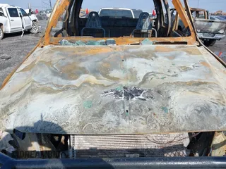 2000 Ford F-250 XL z VIN 1FTNX21F3YED70759, wystawiony jako IAAI lot #41571539 z przebiegiem Nie podano mil oraz . Historia ofert i sprzedaży dostępna na DreamBid. Obrazek 10.