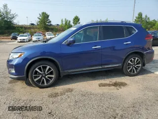 2017 Nissan Rogue SV z VIN 5N1AT2MV2HC858198, wystawiony jako Copart lot #56589885 z przebiegiem 77 258 mil mil oraz Szkoda całkowita • Salvage title. Historia ofert i sprzedaży dostępna na DreamBid. Obrazek 1.