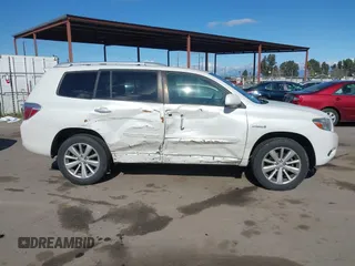 2010 Toyota Highlander Hybrid with VIN JTEBW3EH3A2043210, listed as a IAAI auction lot 41721744 with 243,246 mi miles. Bid and sale history available at carsss.com. Image 13.