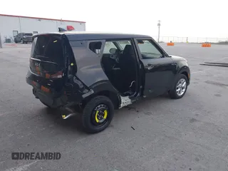2024 Kia Soul S with VIN KNDJ23AU2R7227499, listed as a IAAI auction lot 40951584 with 2,819 mi miles and . Bid and sale history available at DreamBid. Image 4.