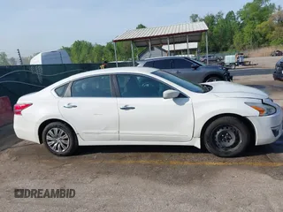 2015 Nissan Altima S with VIN 1N4AL3AP4FN388442, listed as a IAAI auction lot 42107172 with 113,354 mi miles and . Bid and sale history available at carsss.com. Image 13.