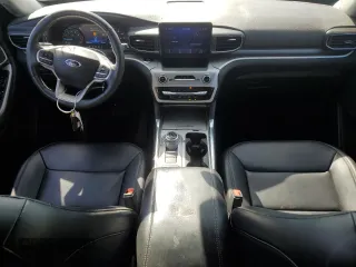 2022 Ford Explorer XLT z VIN 1FMSK7DH9NGB24113, wystawiony jako Copart lot #52040235 z przebiegiem 25 858 mil mil oraz Szkoda całkowita • Salvage title. Historia ofert i sprzedaży dostępna na DreamBid. Obrazek 8.